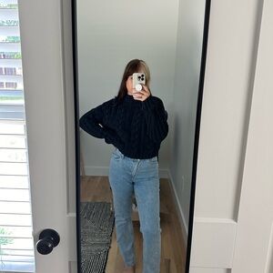 Vintage Moda Int’l Black Cropped Sweater size S